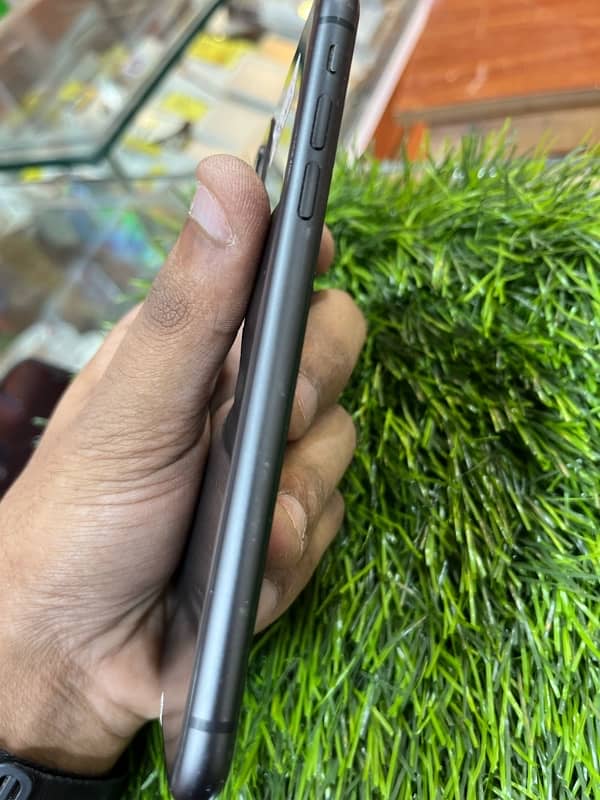 IPHONE 11 64GB FU 1