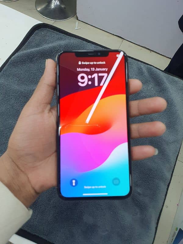 I phone XS Max Golden Color 256 GB 1