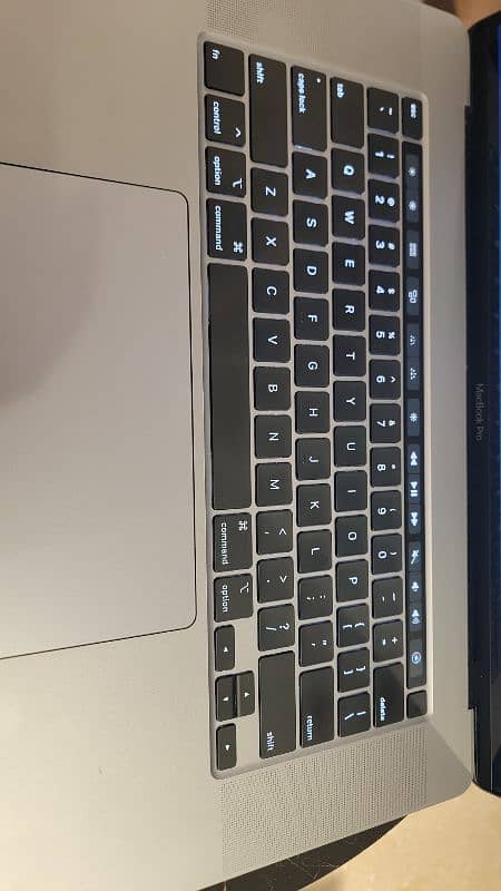 MacBook 2019 Pro 16 Inch 1