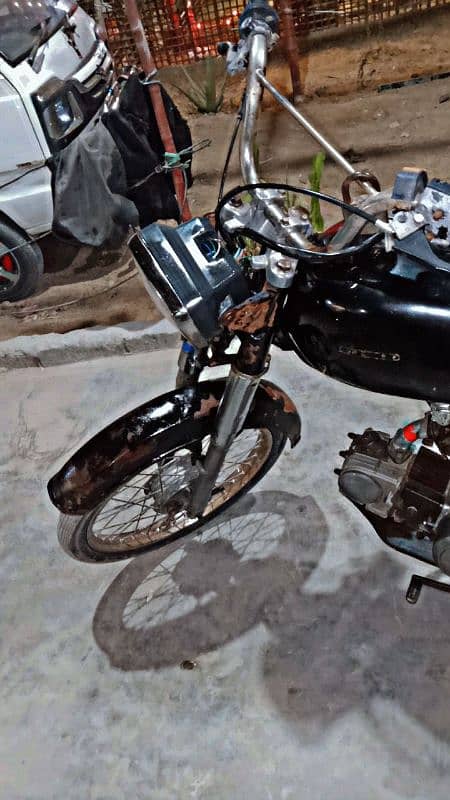 one hand used bike engine bilkul oki or body wise bilkul oki 5