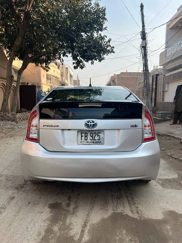 Toyota Prius 2012 3