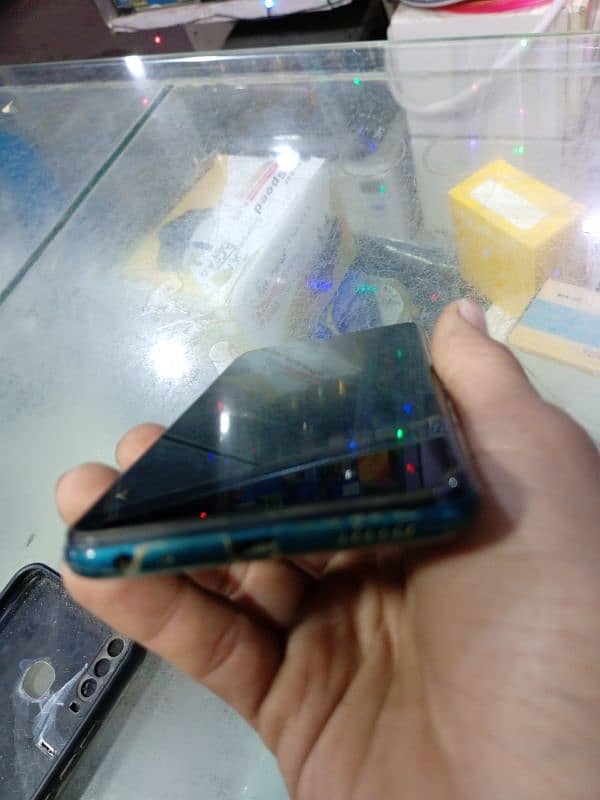 vivo y15 4/64 gb good condition 2