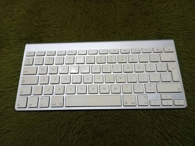 Apple Bluetooth Keyboard 0