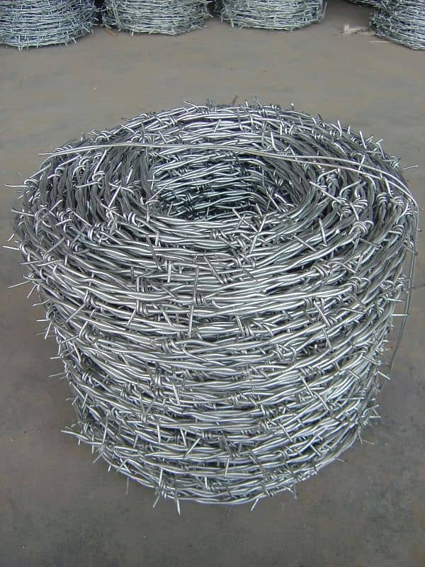 Razor Wire Barbed Wire Chain Link Fence Pole Jali Welded mesh 3