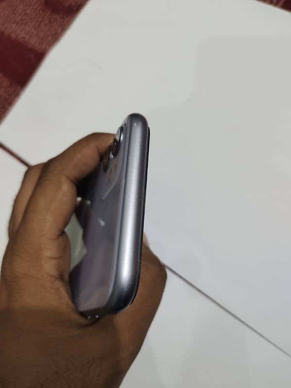 Iphone 11 For Sale in Mint Condition 4