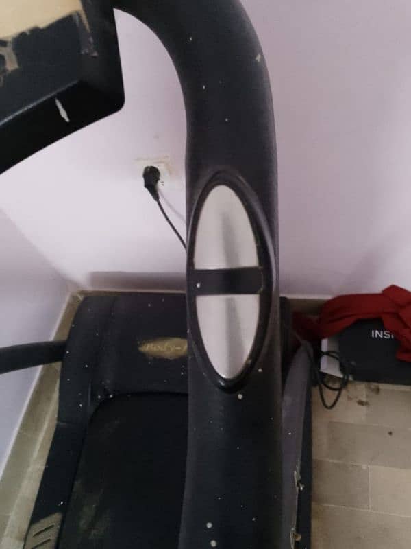 Electrical TreadMill. Excellent Condition. Fully automatic 3