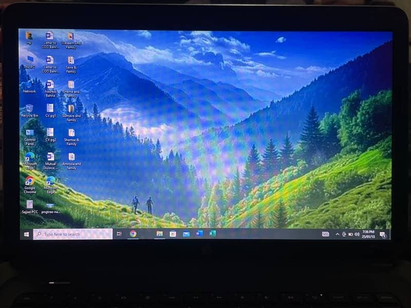 HP 2000  Notebook Core i5 4 GB Ram 700 GB ROM extendable 6