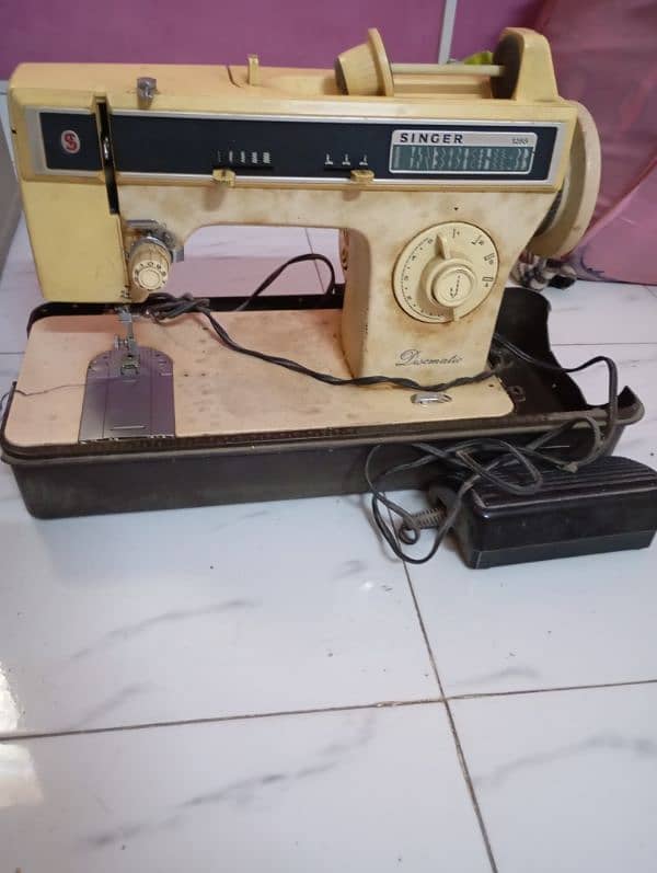 SINGER 1288 SEWING MACHINE 1