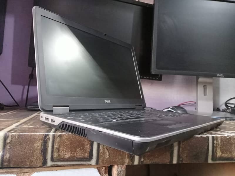 Dell Latitude E6540 3