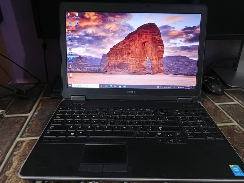 Dell Latitude E6540 4