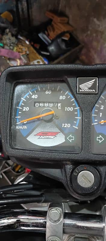 Honda CG 125 new condition neat and clean total genuine 0333//4416618 8