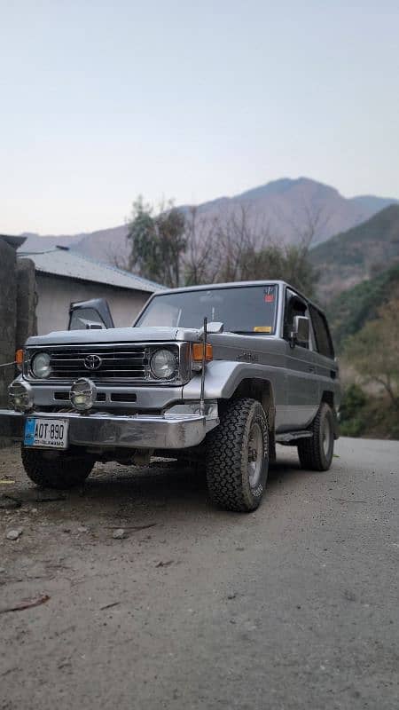 Toyota Land Cruiser(RKR) 1988 0