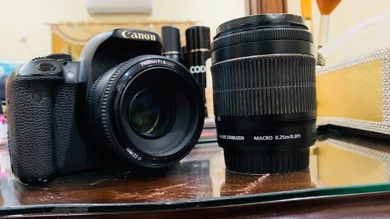 Canon DSLR - E700D 0