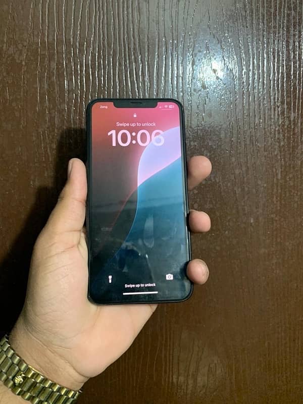 iPhone 11 Pro Max with box Dual Pta approved 1