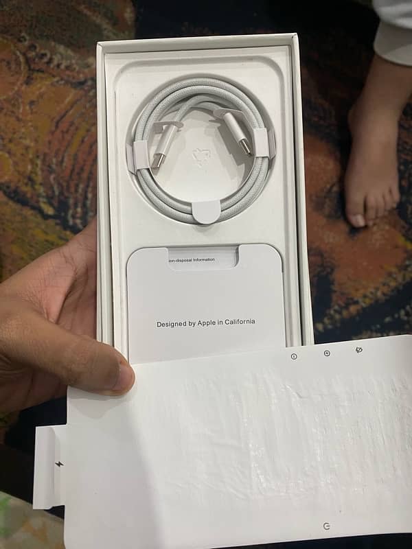 Iphone 15 pro max box and cable 2