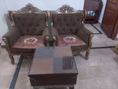 "Antique Style Sofa with Table – A Touch of Elegance!"