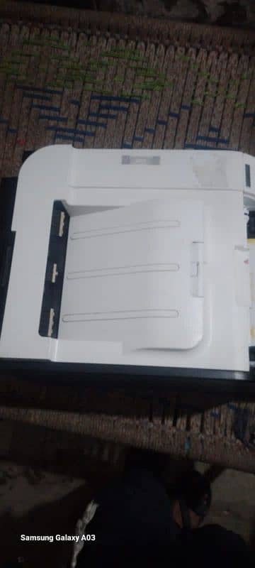 Colour Printer (HP LaserJet 400) 1