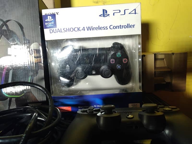 ps4 pro 1 tb with box 2 orignal controller 3 games 1