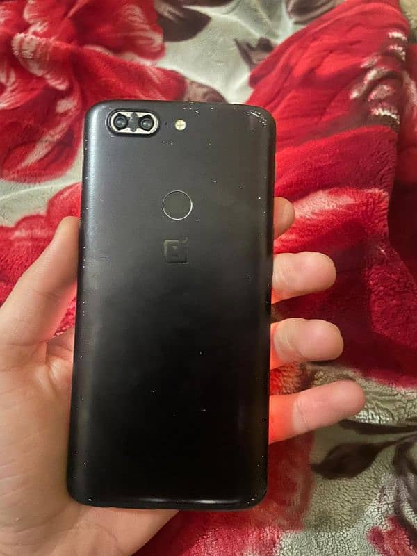 One plus 5t 1