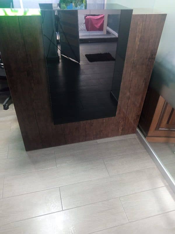 brand new reception table for sale 1