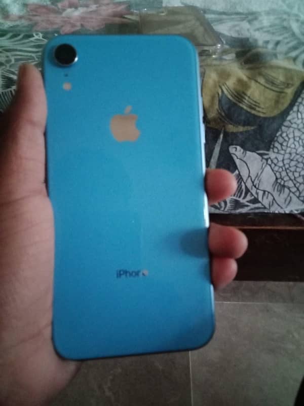 iPhone XR 1