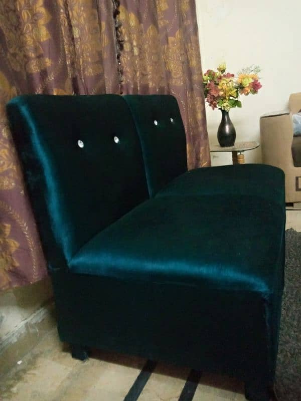 almost brand new sofa set 9