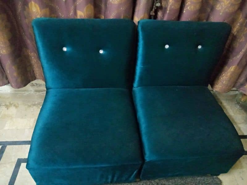 almost brand new sofa set 10