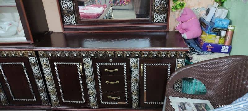 king bed with side tables,showcase,dressing table in good condition 8