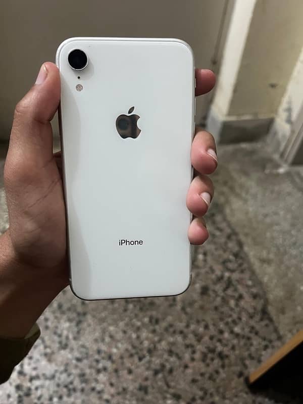 iphone Xr 64 gb storage, 85 battery heatlh , plane line,face id off 0