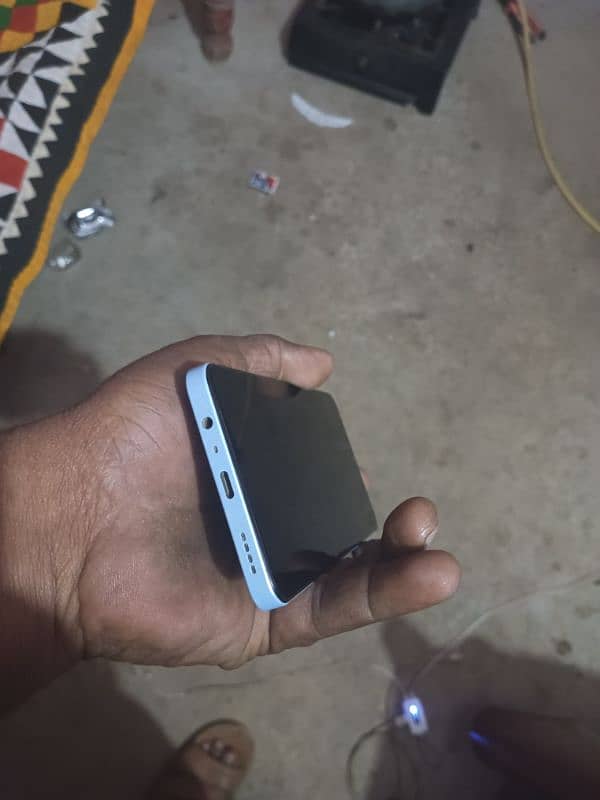 realme note 50 . . . . 4. . . . . 64 with box+charger 10 by 10 3