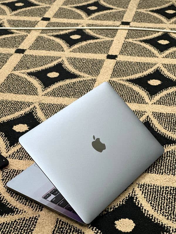 MacBook Pro M1 2020 3