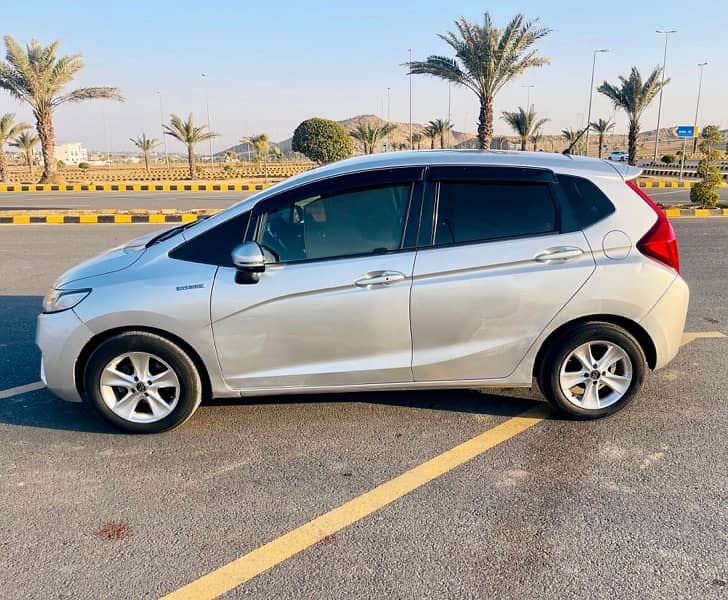 Honda Fit 1.5 hybrid Smart Selection 7