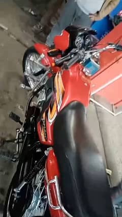 Honda Pridor 100 cc Red colour islamabad Number in two digit