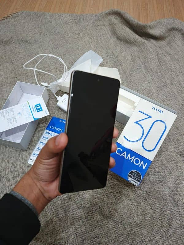 Tecno  camon 30    12/256  one month used full new 2