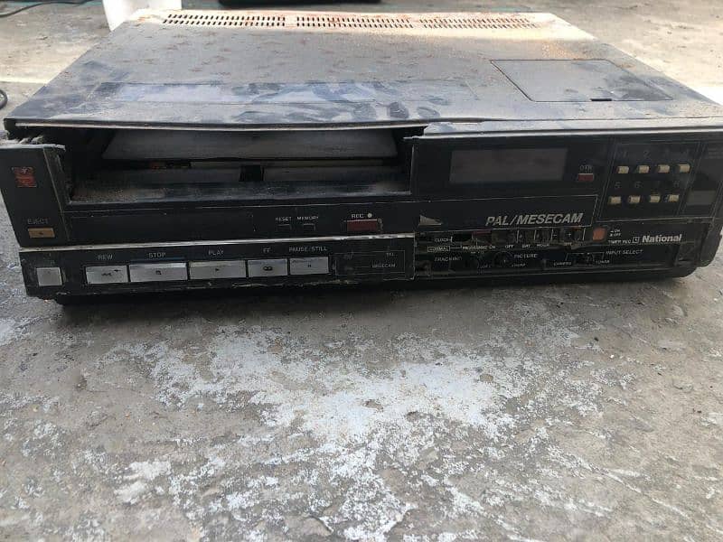 lcd moniter plus amplifier and speaker etc 1