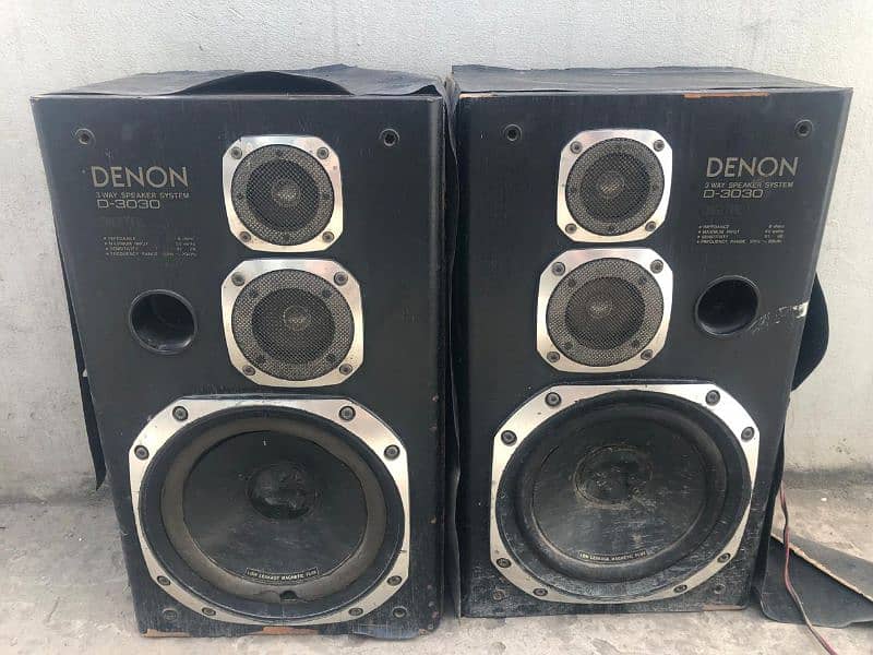 lcd moniter plus amplifier and speaker etc 3