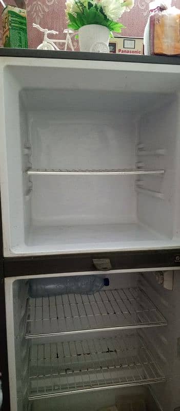 Haier full size fridge 6