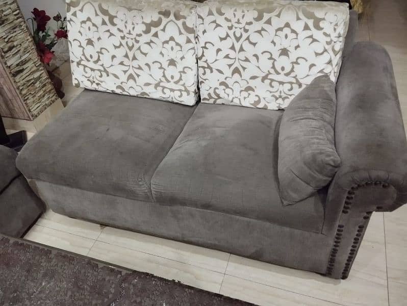 5 seaters L-shaped Sofa with Ottoman and Center Table 5