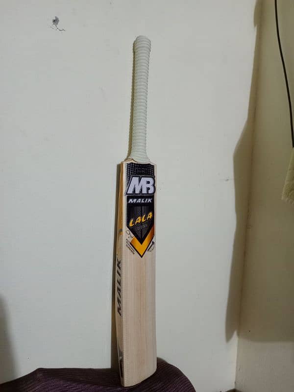 MB Malik Powerfull Bat 1