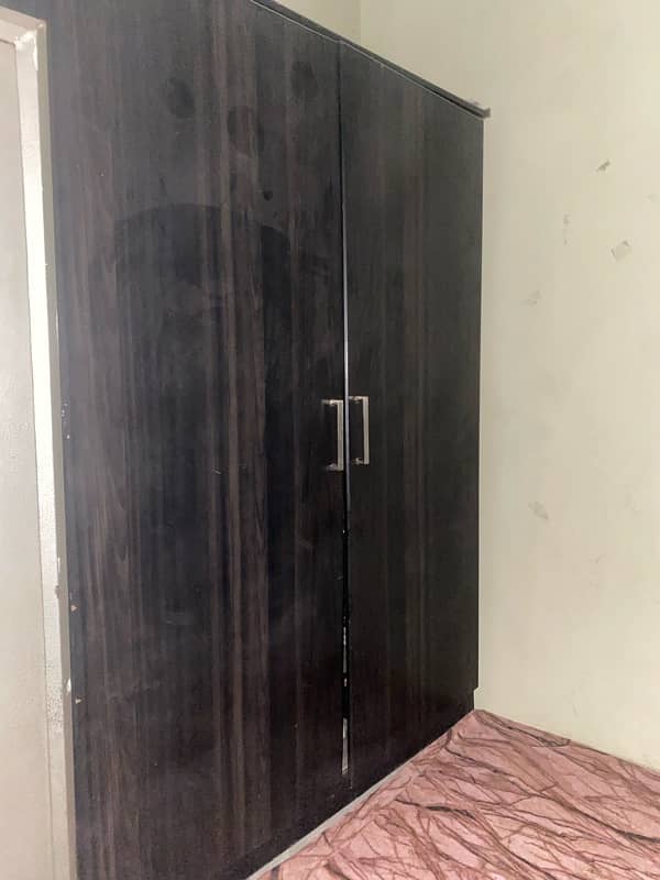 Almari wood. Double door Good condition Full size Achi Quality Mai 2