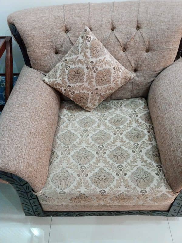 7 seater sofa set available for sale 2