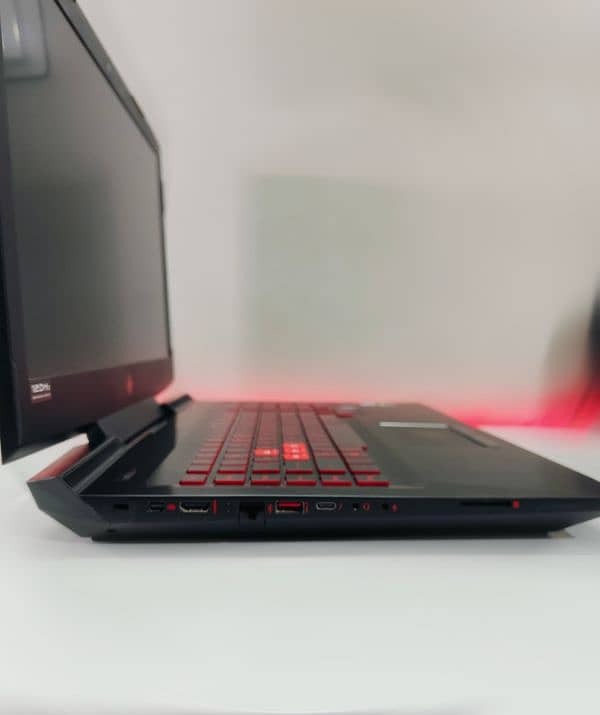 HP OMEN 17t  Gaming Laptop (Model 17-an104ne), Intel 8Th Gen i7-8750H 3