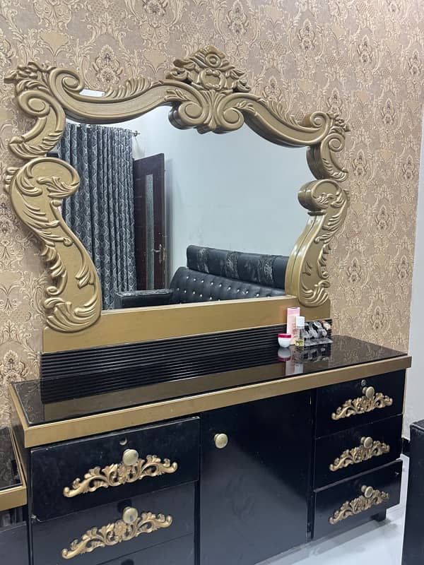 dressing table 0