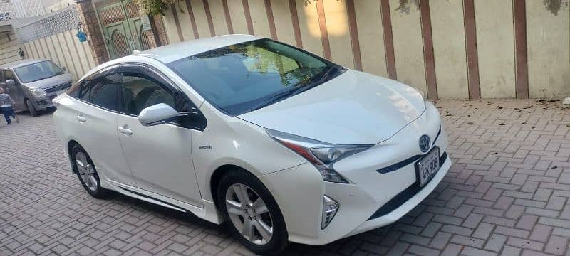 Toyota Prius 2018 1