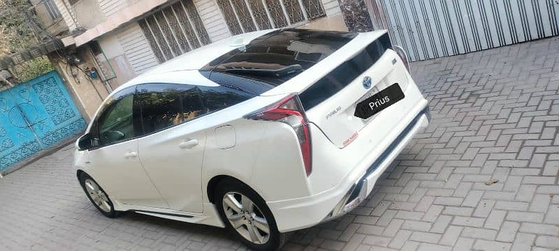 Toyota Prius 2018 5