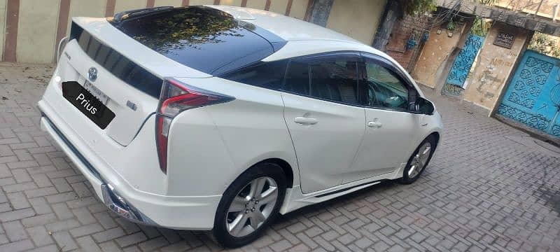 Toyota Prius 2018 6