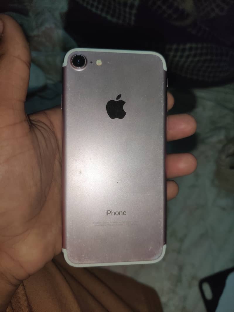 Apple iPhone 7 0