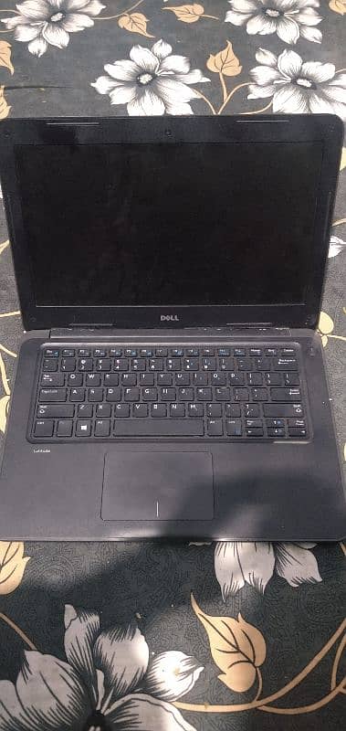 Dell latitude 3380  i3 6th generation ddr4 4/265gb ssd 1