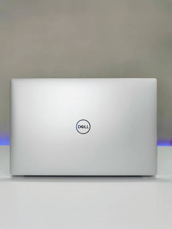 Dell XPS 15 7590 High-Performance Workstation 1