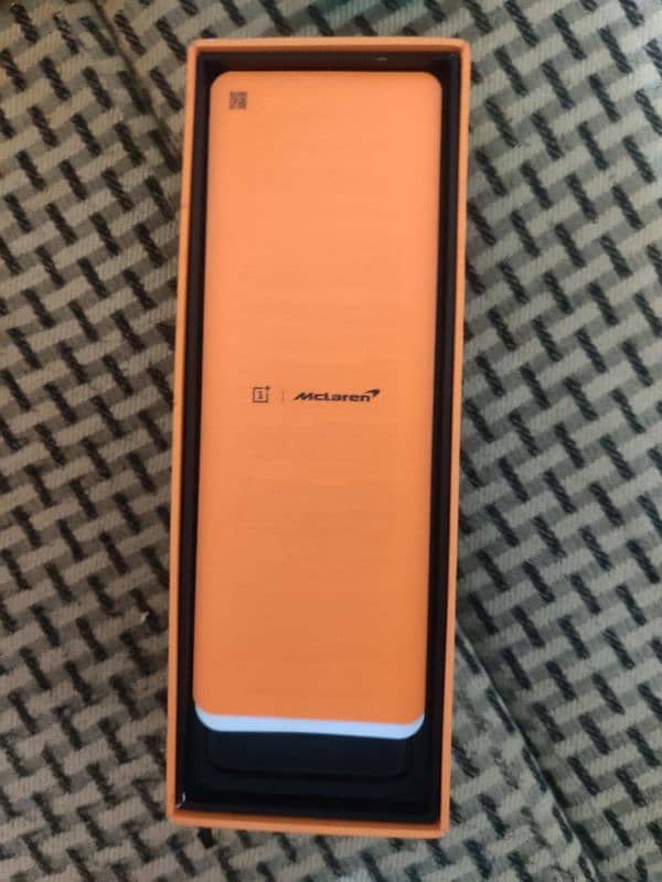 one plus 7T McLaren official Pta approved 1